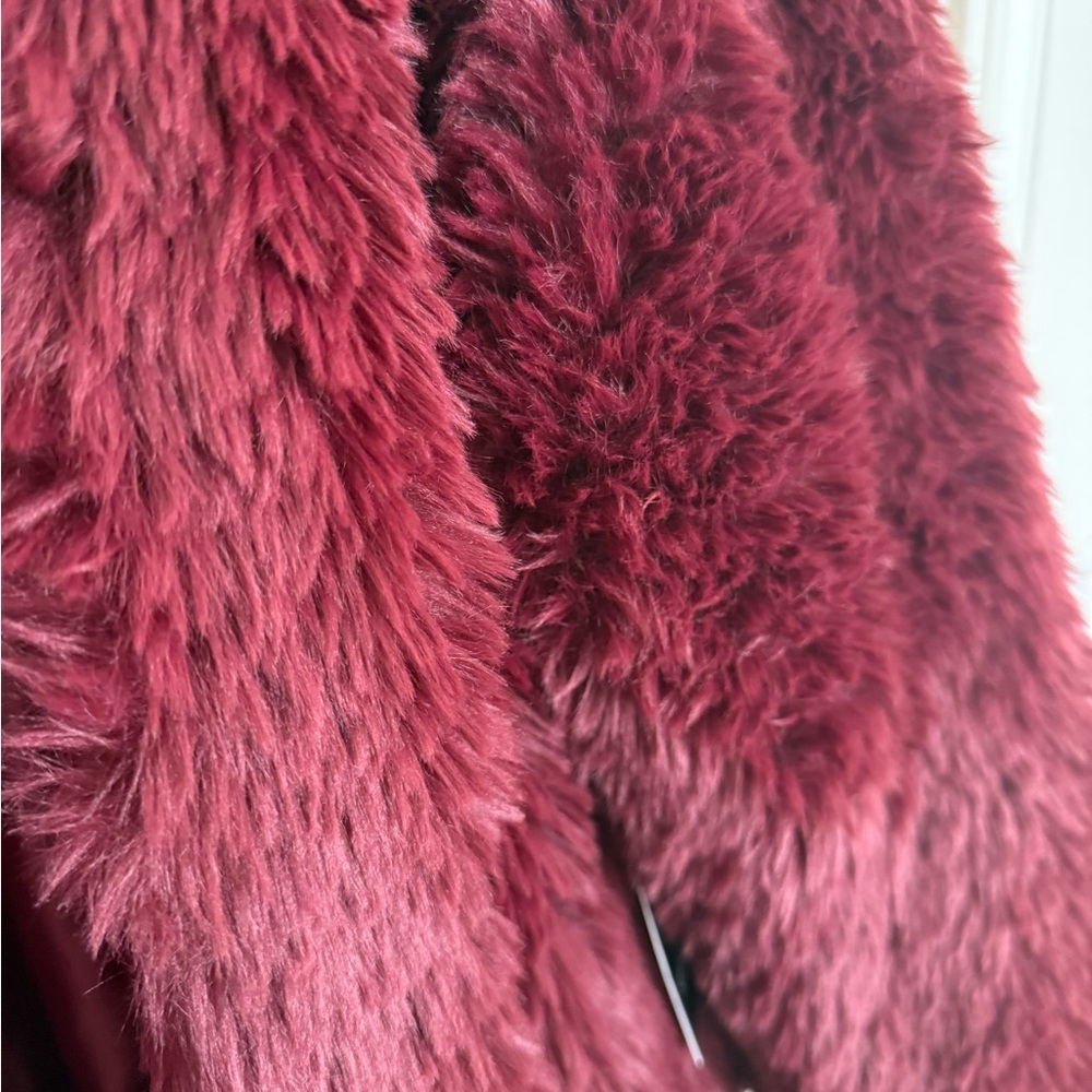 SIMPLY VERA WANG MAROON RED FAUX FUR GLAM FURRY RAVE SHERPA JACKET BURGUNDY - Picture 11 of 13